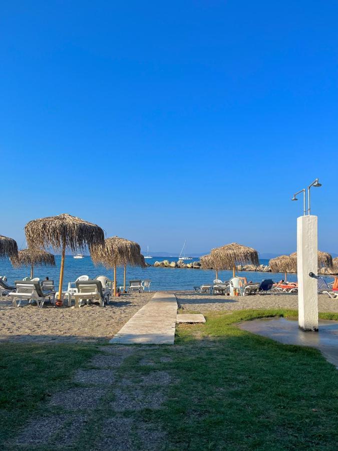 Theodorou Beach Hotel Apartments Psalidi  Bagian luar foto